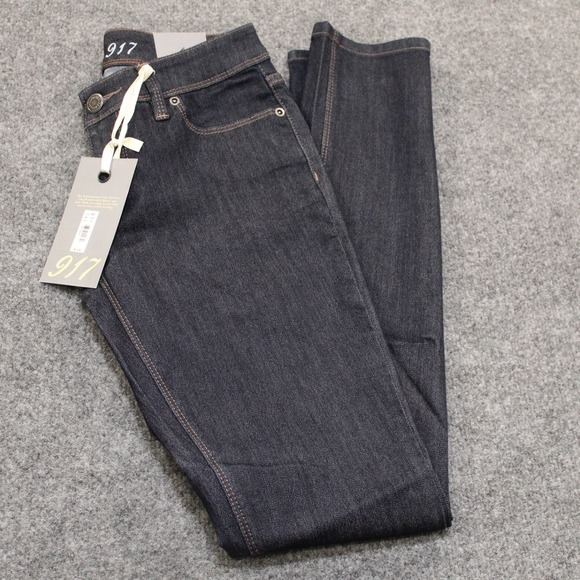 NWT 917 Skinny Leg Jeans Dark Wash Size 4R  Sits Below Waist Curvy Hip Thigh - Picture 1 of 14